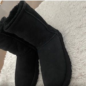 EUC UGG boots (Big Girls). Excellent Condition!